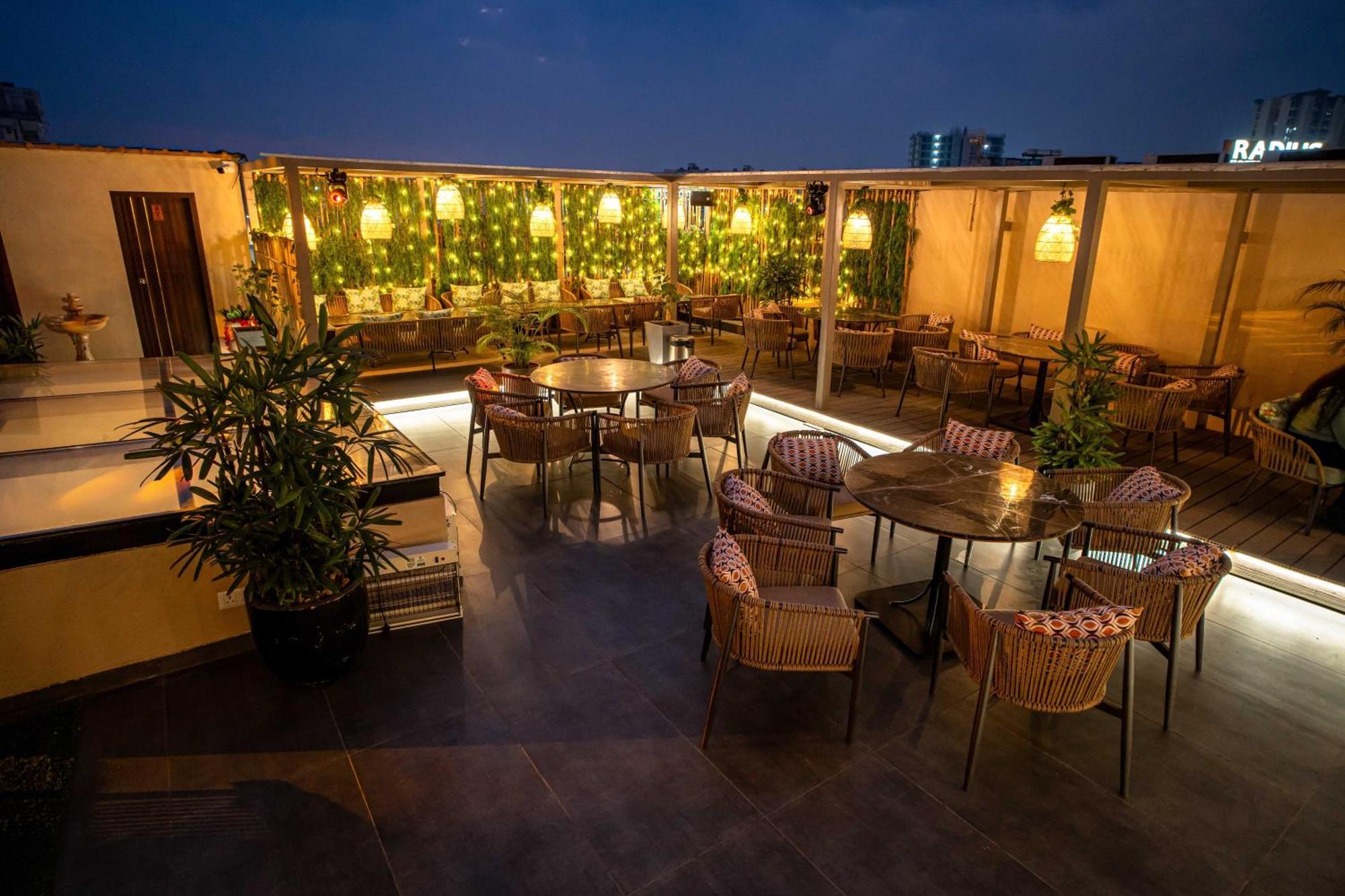 Acr Luxury Hotel Mohali Exterior photo