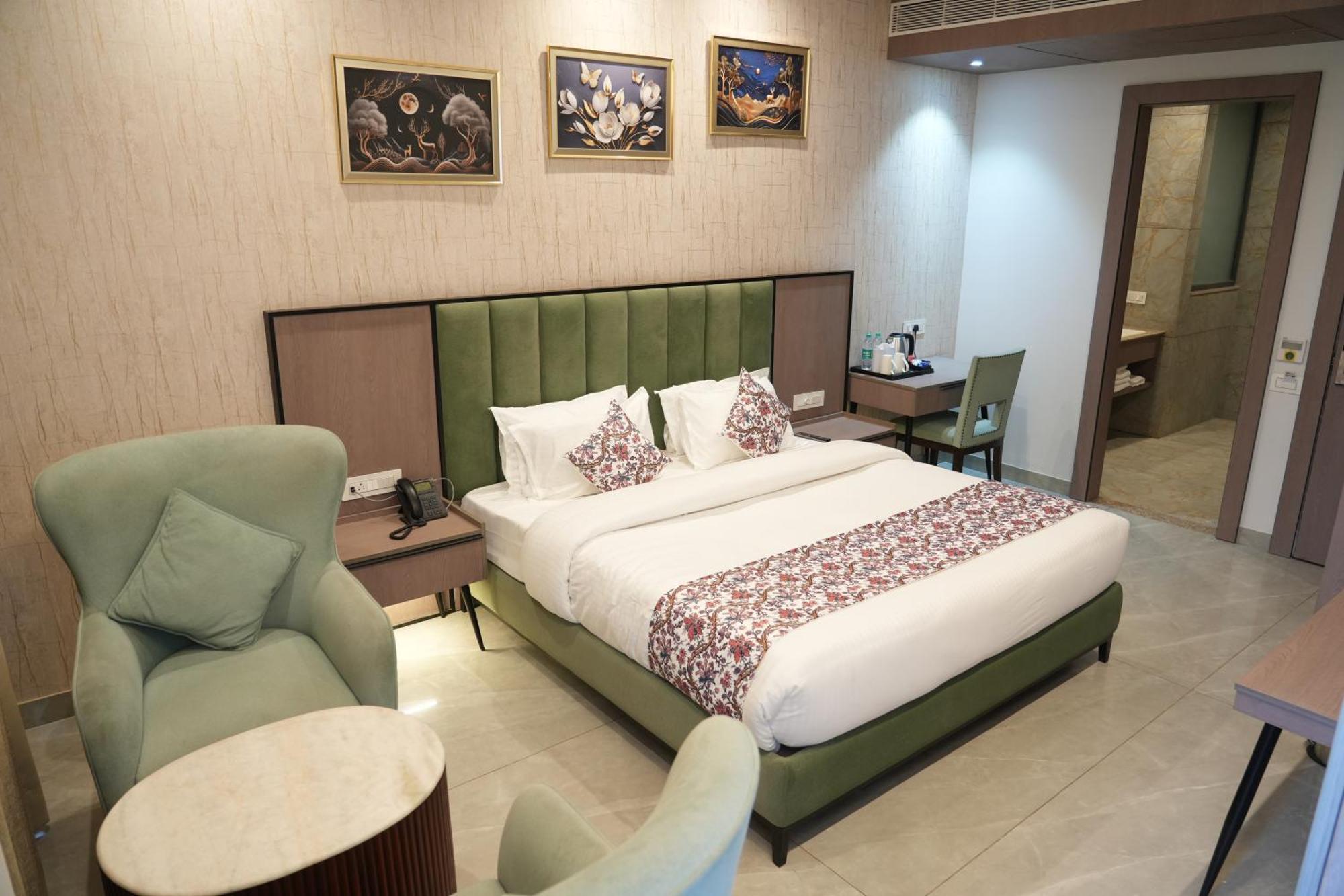 Acr Luxury Hotel Mohali Exterior photo